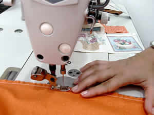 costura da tira laranja