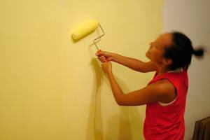 pintando parede